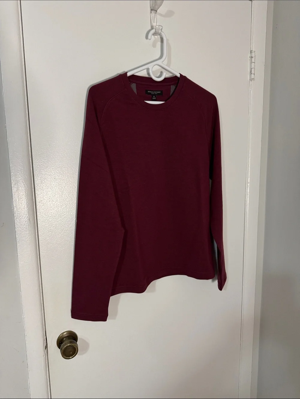 Banana Republic Men's Medium Long Sleeve Core Temp Crewneck Tee Burgundy NWT